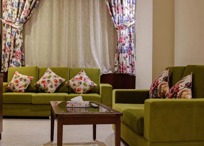 Golden New Hira Hotel