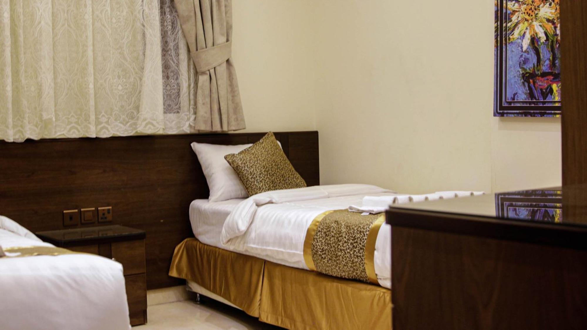 Apartment Golden New Hira *