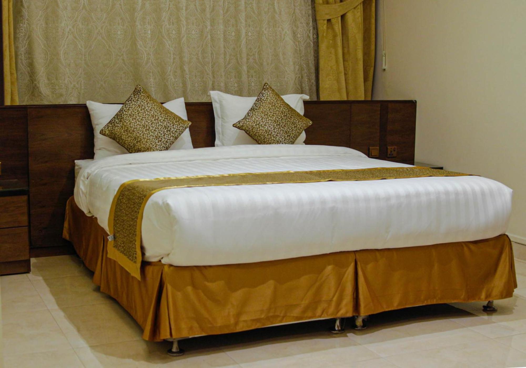 Apartment Golden New Hira *